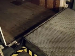 회색 트럭 수압 도크 레벨러 가볍게 로딩 및 배하 IP55