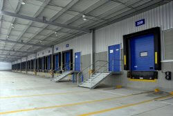 주문 적재 도크용 실링 및 단열 기능이 있는 PVC 소재 도크 쉘터 - 두께 3mm online manufacture